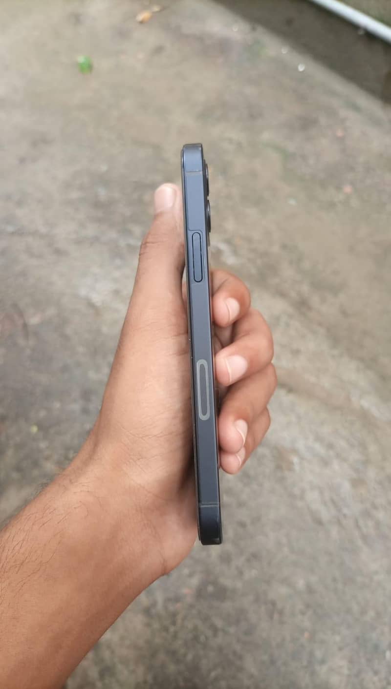 Apple iPhone 12 0
