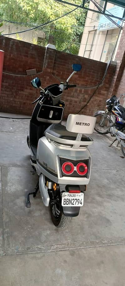 m6 scooter electric