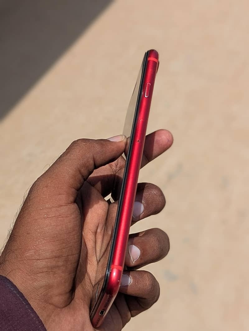 Apple iPhone 8 Plus 3