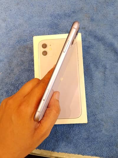 iPhone 11 with box 128gb exchange possible
