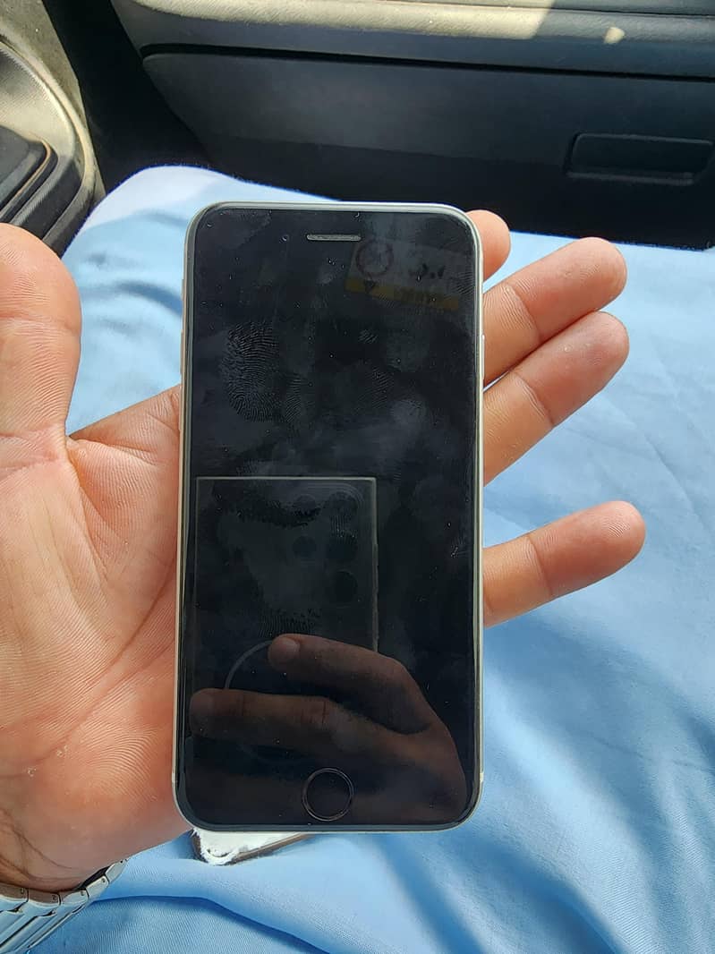 Apple iPhone SE3 5