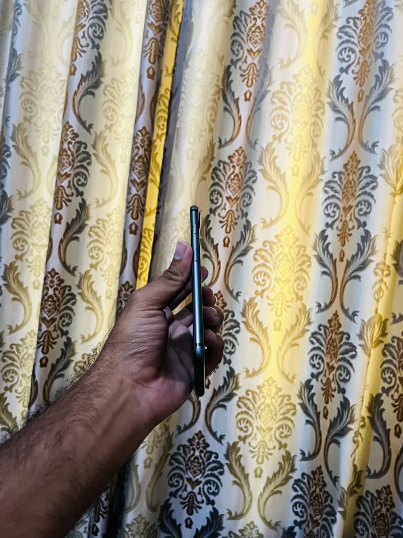 Apple iPhone 8 Plus 0