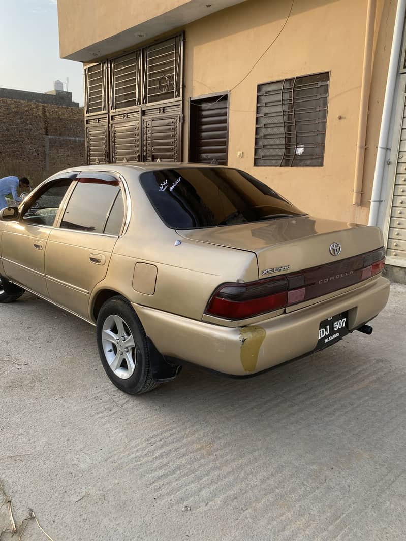 Xe corolla 4