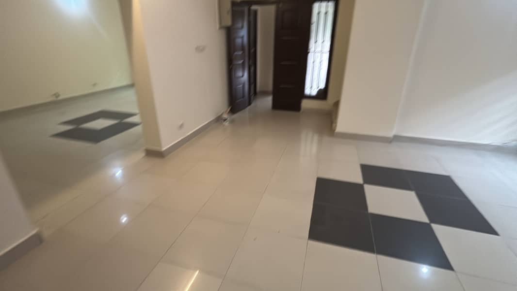 G Floor Flat Tiled 4