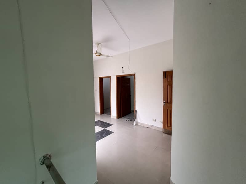 Upper Portion 2 beds 4