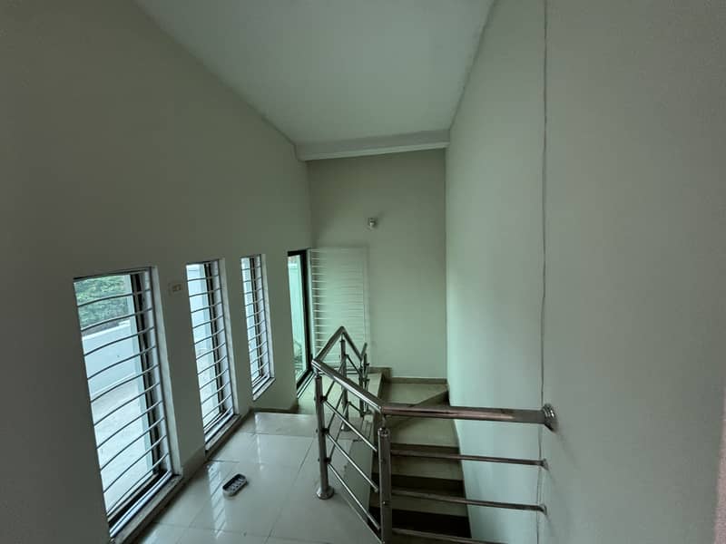 Upper Portion 2 beds 5