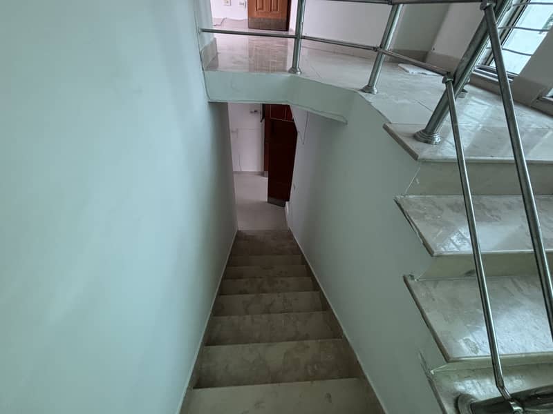 Upper Portion 2 beds 8