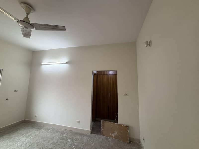 Upper Portion 2 beds 11