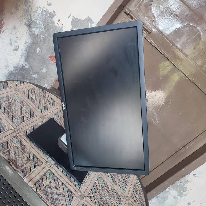 Dell 22 inch Computer Led 1