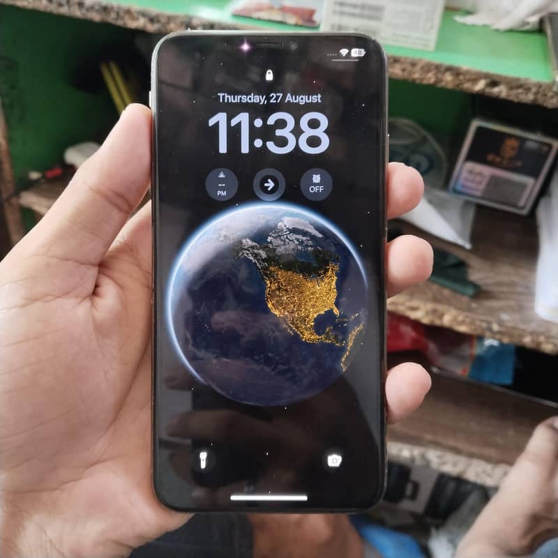 Apple iPhone XS Max 1
