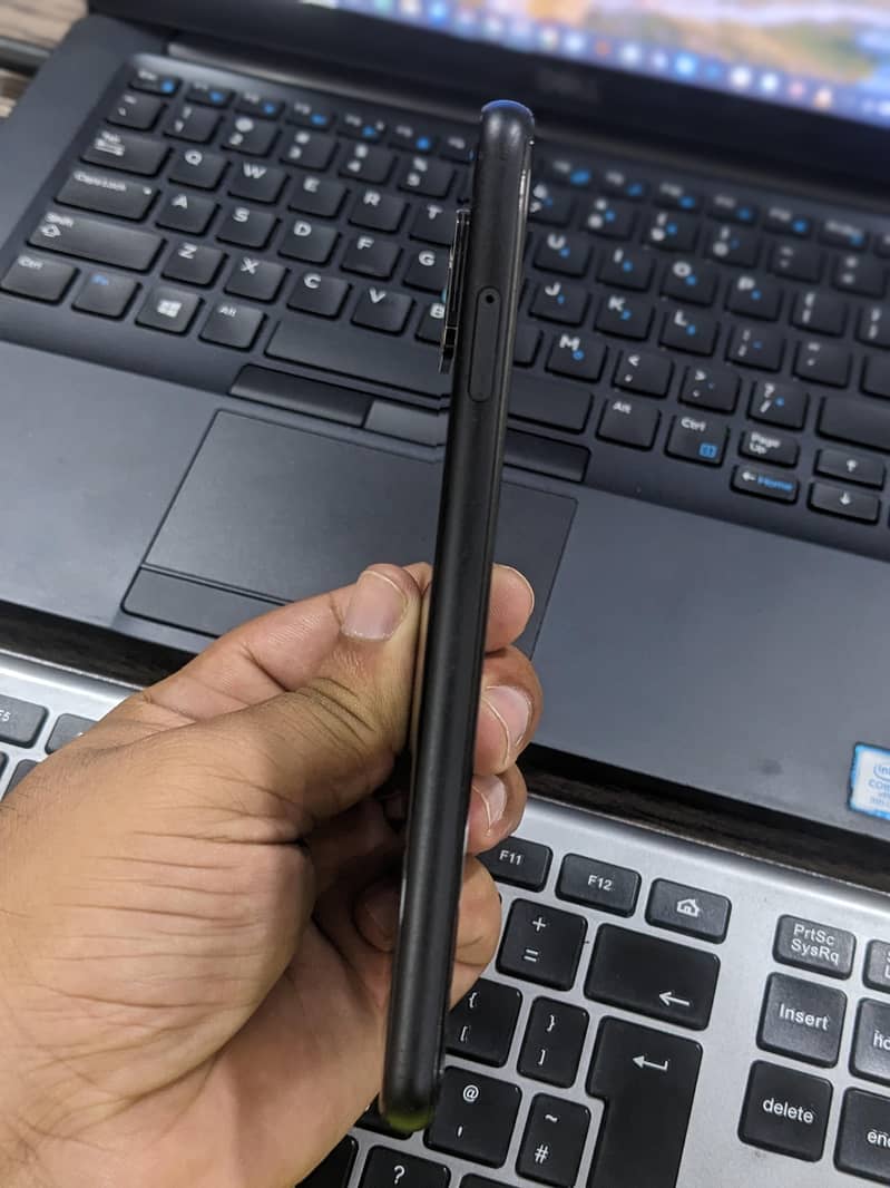 Google Pixel 4 - 4/64GB 2