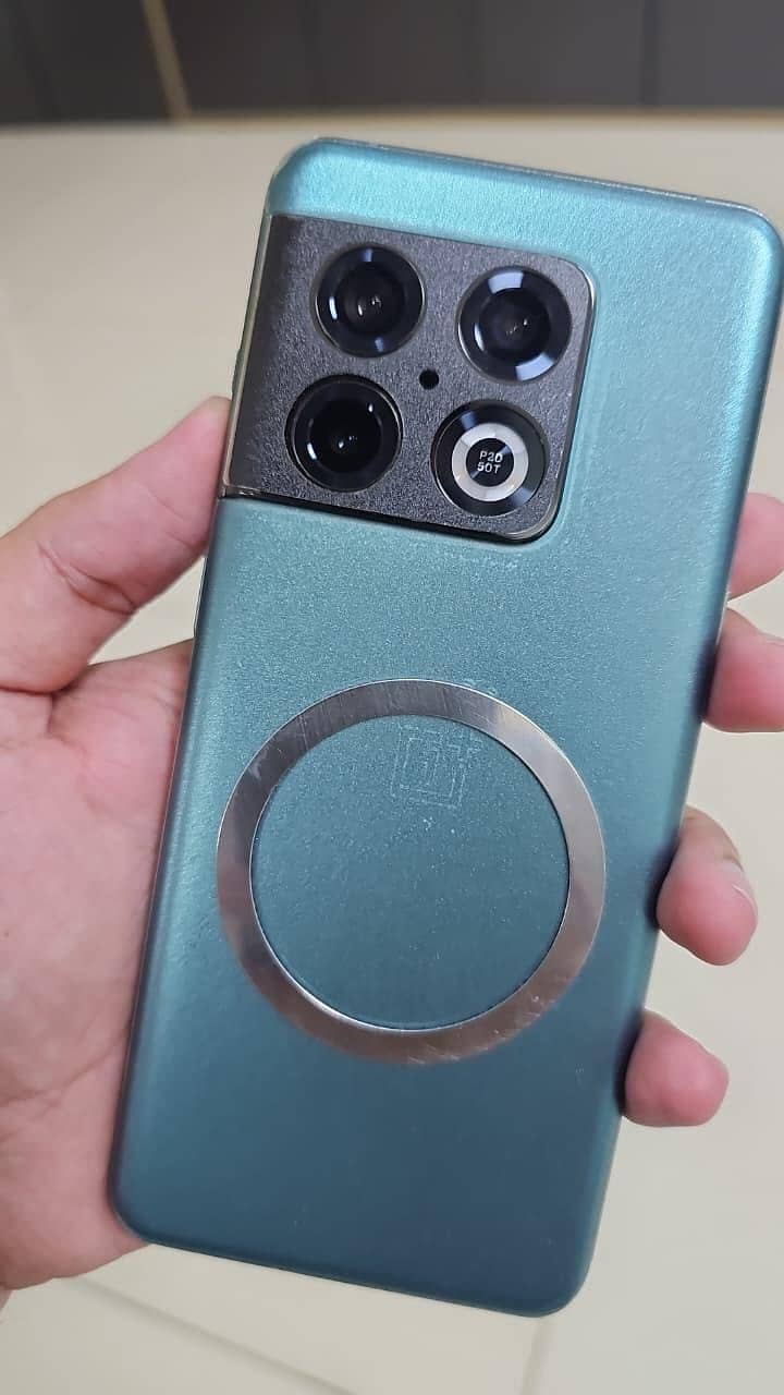 One Plus 10 Pro 1