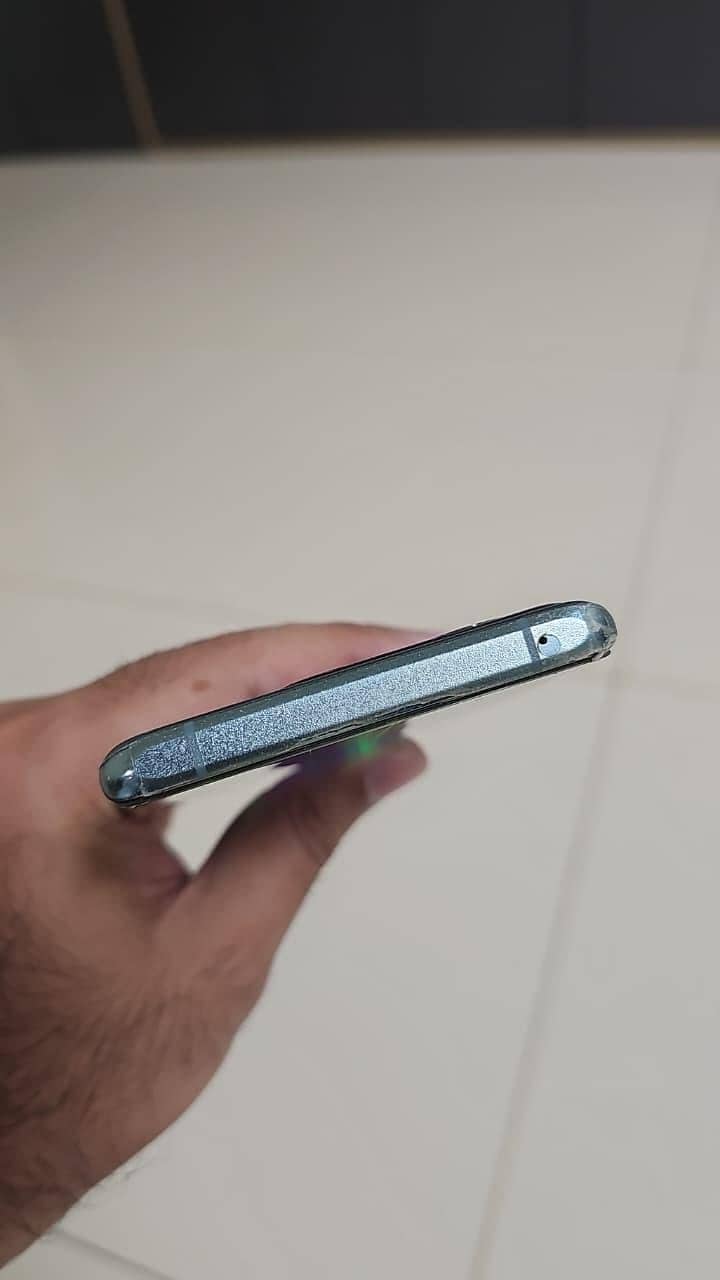 One Plus 10 Pro 4