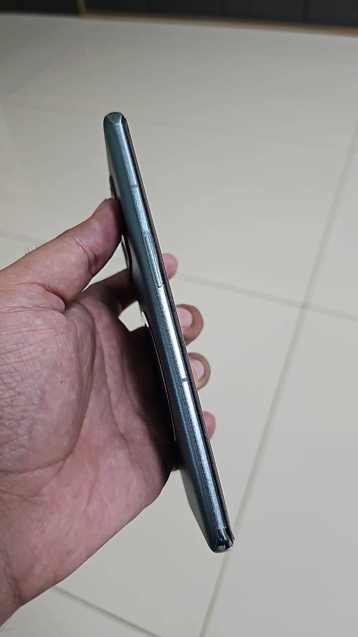 One Plus 10 Pro 5