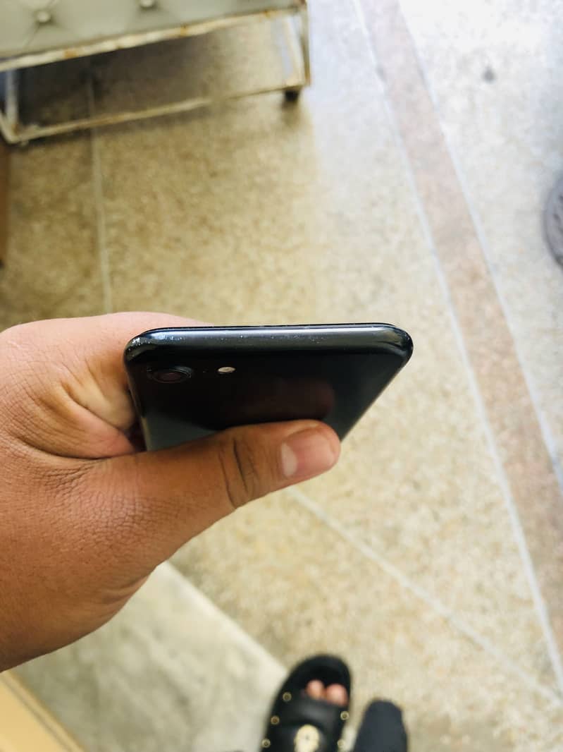 Apple iPhone 7 3