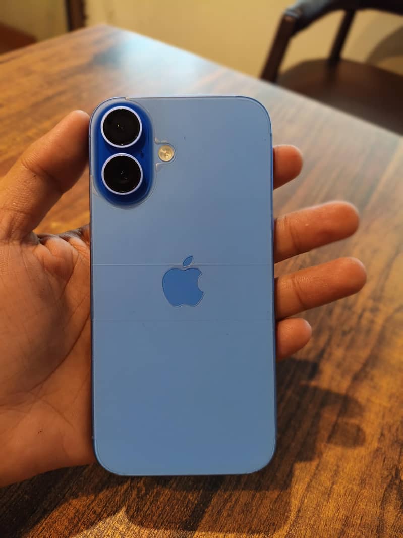 Apple iPhone 16 1