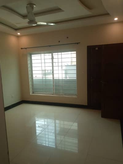 0ne Kanal upper portion Overseas 5 Bahria Town Phase 8 Rawalpindi