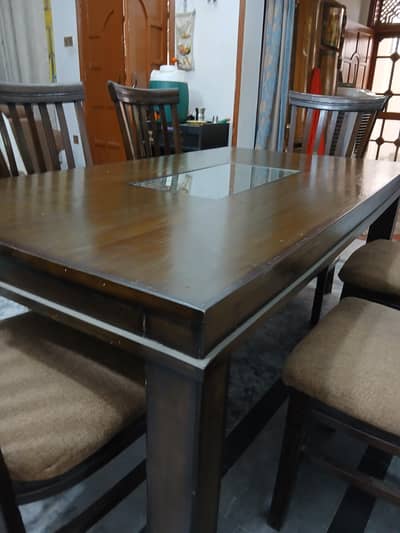 Dining Table for sale (6 chairs)