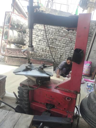 tyre shop setup for sale Good condition