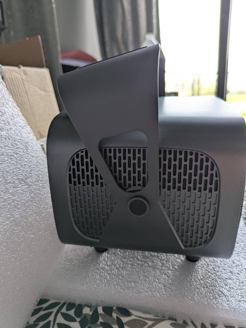Smart Android Projector 1