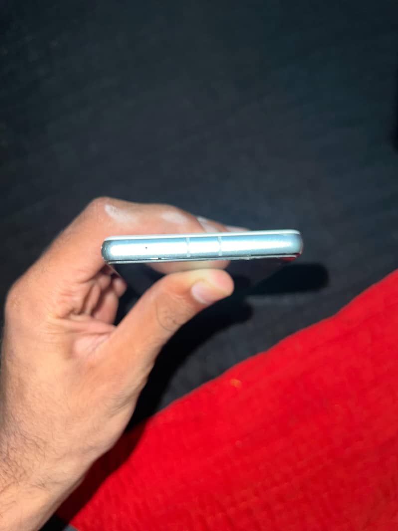 Google Pixel 7a 5