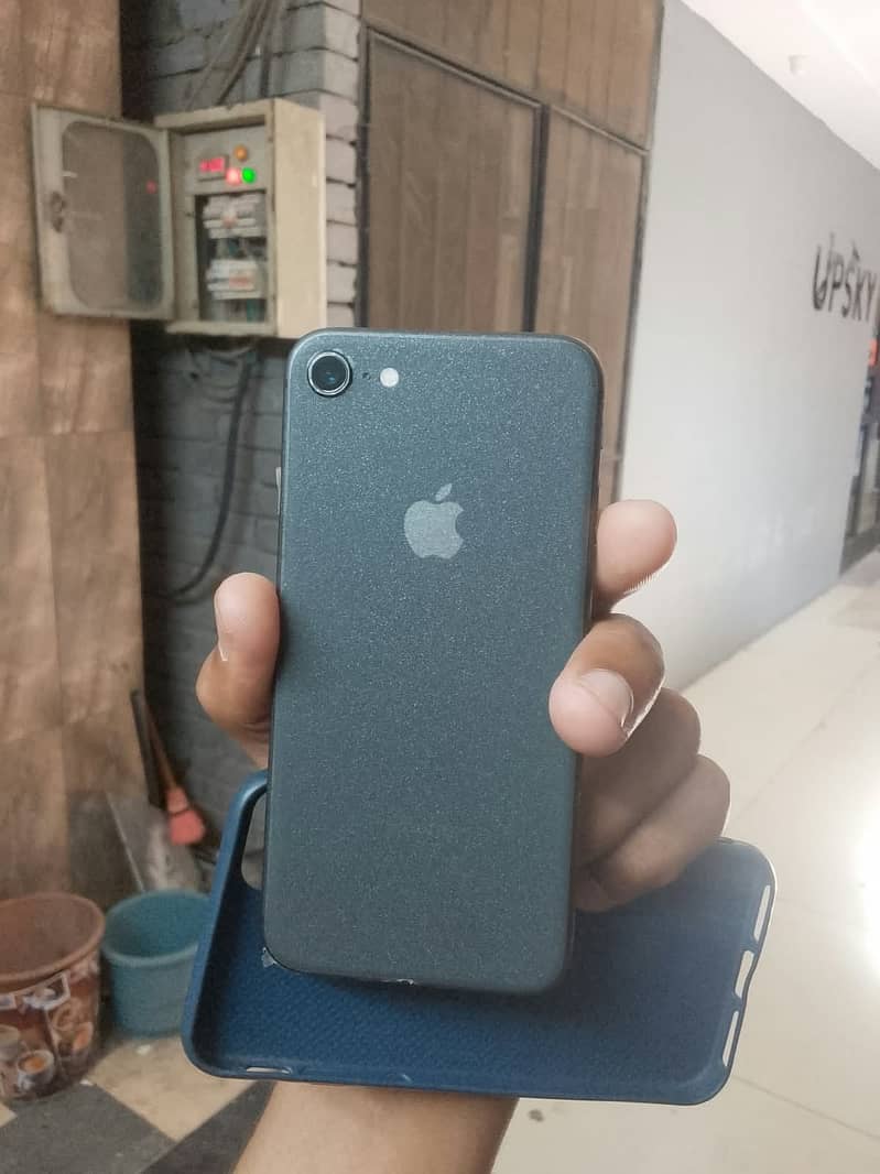 Apple iPhone 8 0