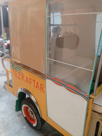 Tez raftar  auto rickshaw 6 seater new condition