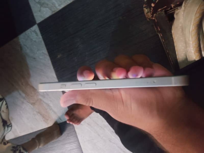 Apple iPhone 14 4