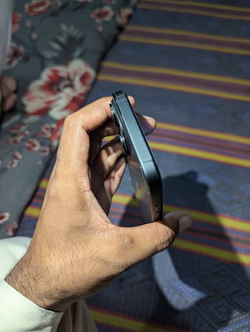 Apple iPhone 15 2