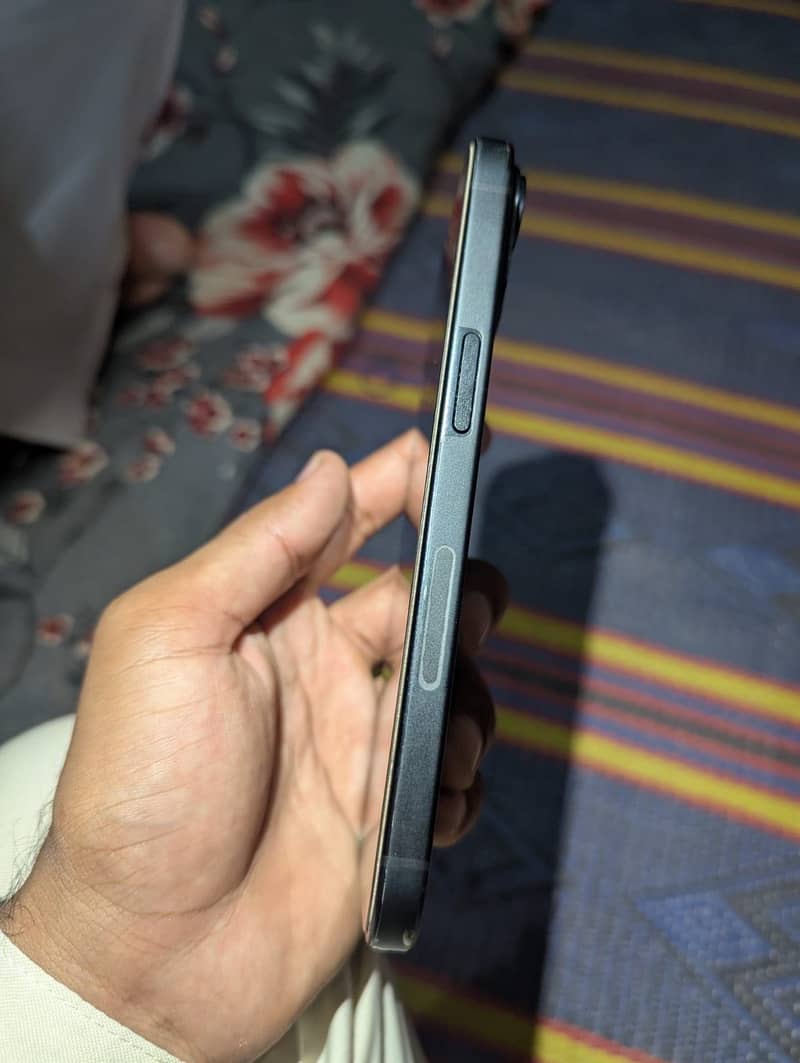 Apple iPhone 15 3