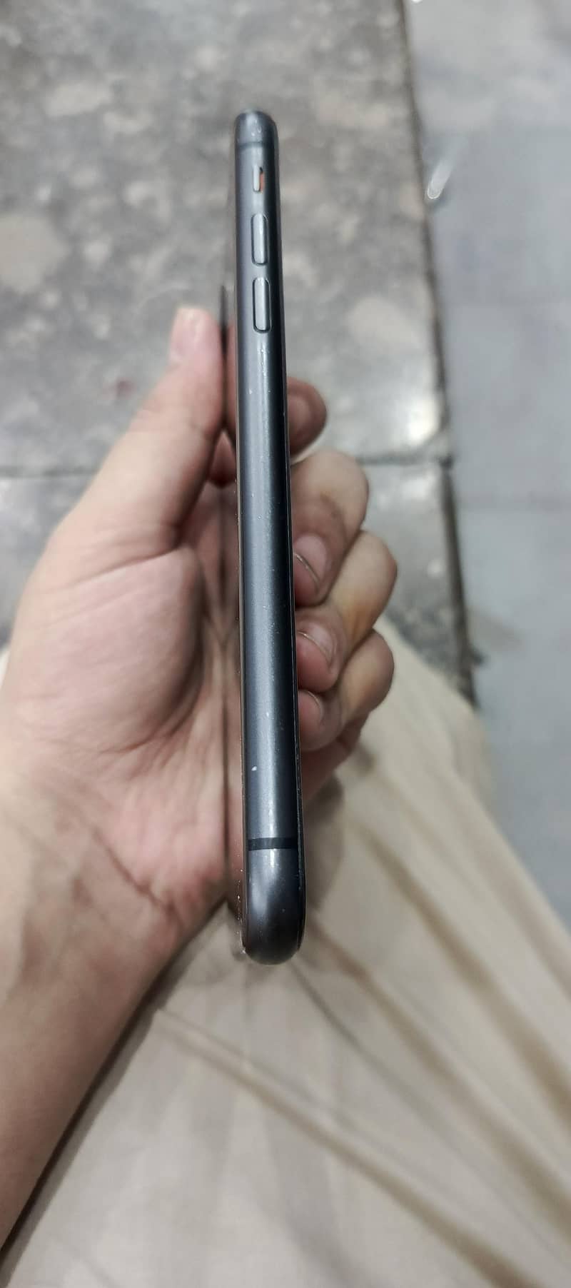 Apple iPhone 11 4