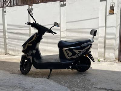 EVEE GEN-Z non-accidential,well-maintained montly serviced under warra