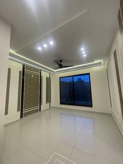 4 Marla Triple Storey House Available For Rent