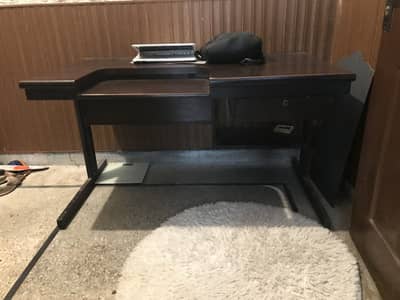 Computer table