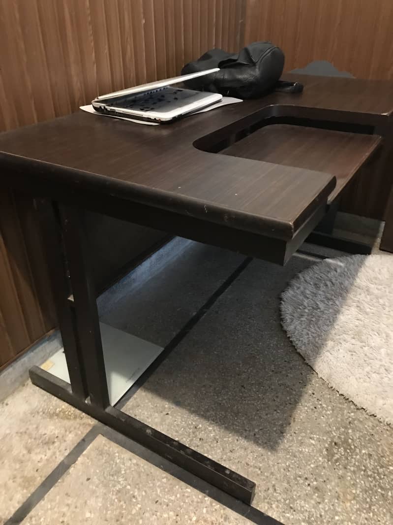 Computer table 2