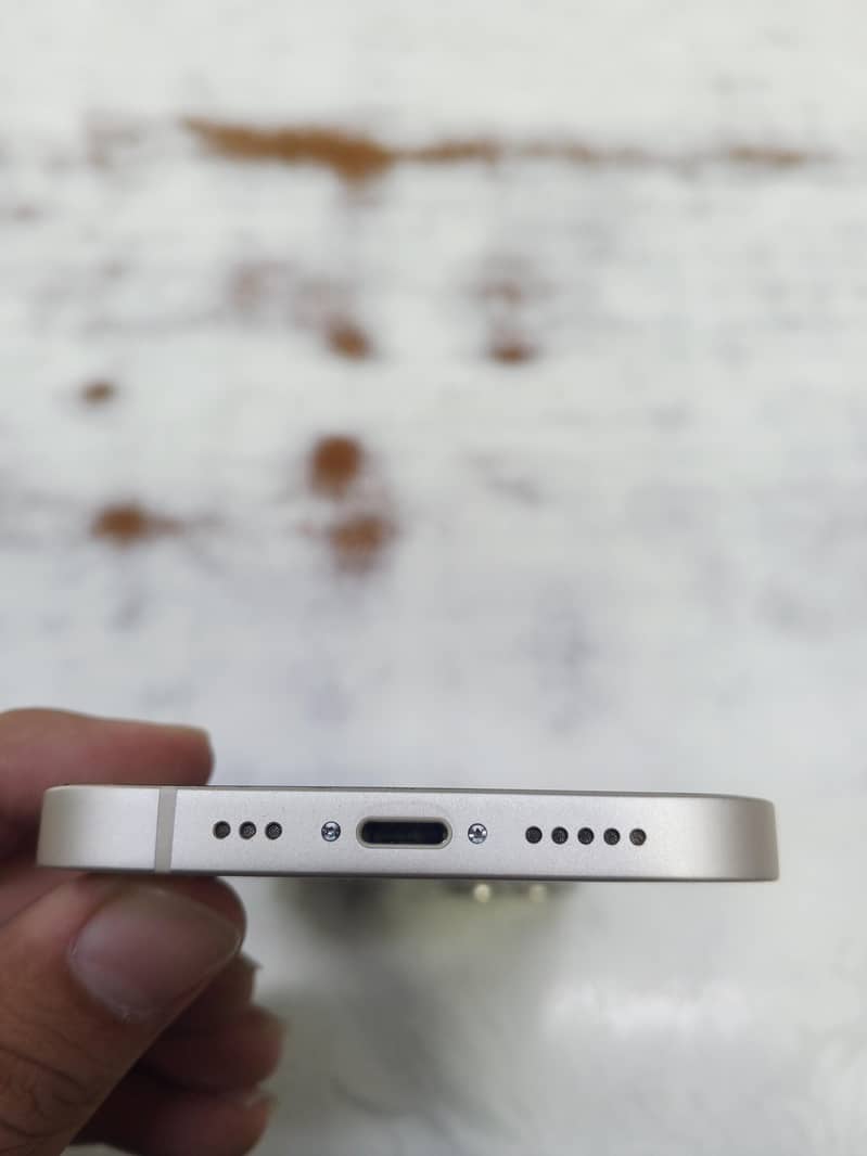 Apple iPhone 13 2