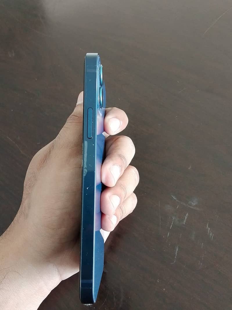 Apple iPhone 12 2