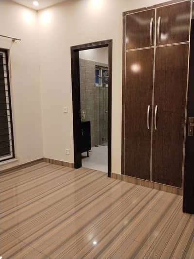 WELL MAINTAINED SLIGHTLY USED 5 MARLA 3 BEDROOM HOUSE FOR RENT IN DHA PHASE 6