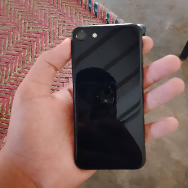iPhone SE 3 3