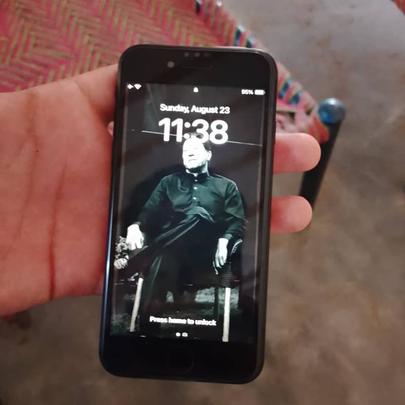 iPhone SE 3 4