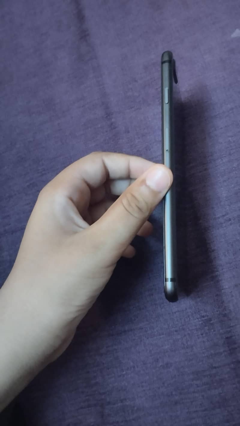 Apple iPhone 8 Plus 3
