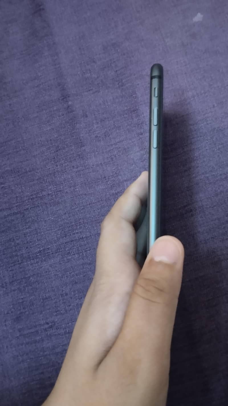 Apple iPhone 8 Plus 4