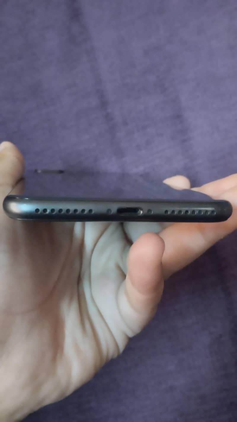 Apple iPhone 8 Plus 5