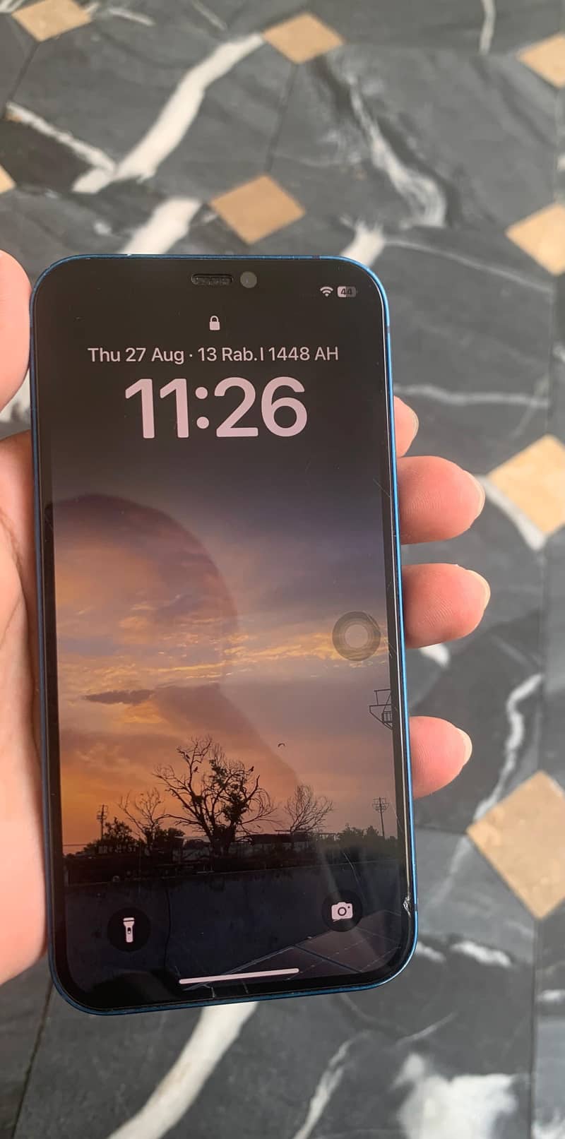 Apple iPhone 12 4
