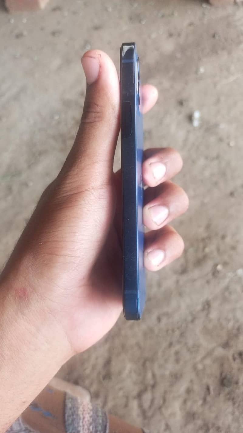 Apple iPhone 12 2