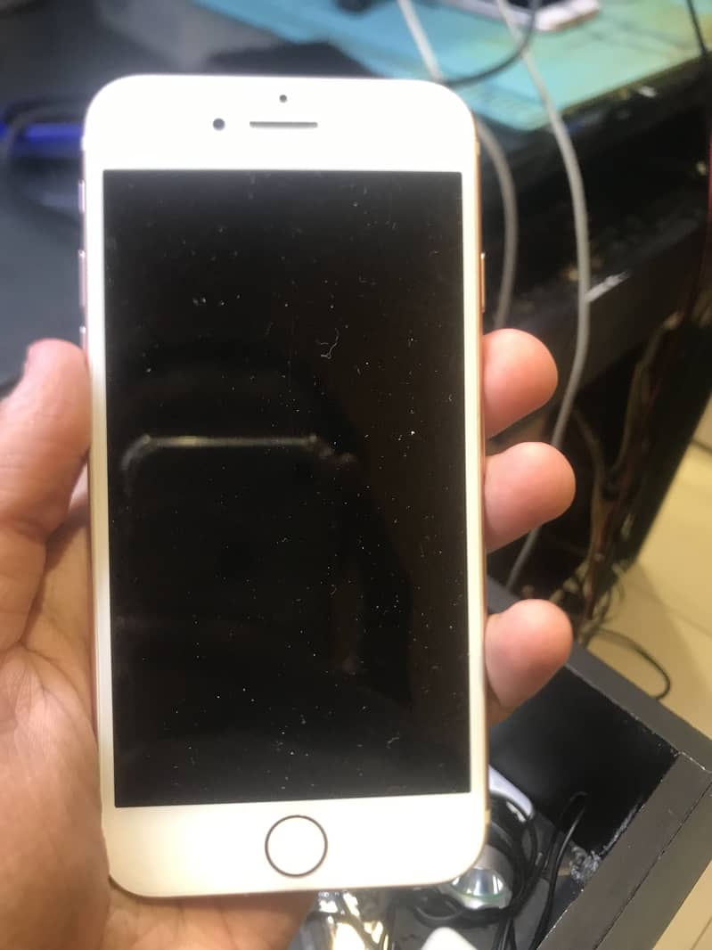 Apple iPhone 7 1