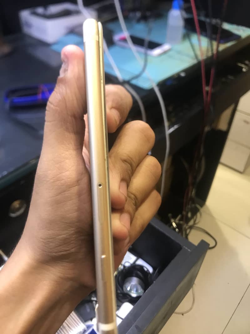 Apple iPhone 7 3