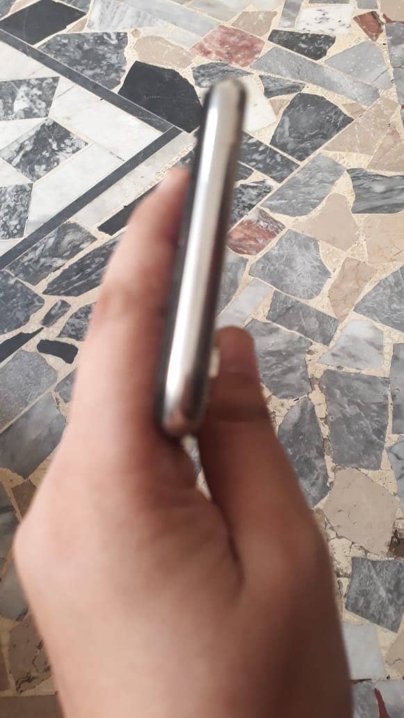 Apple iPhone X 2