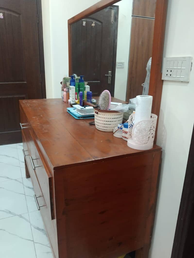 Solid Wood Big Dressing Table 1