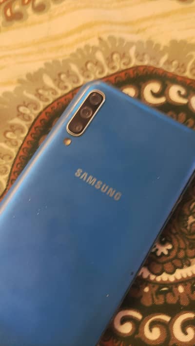Samsung Mobile A50